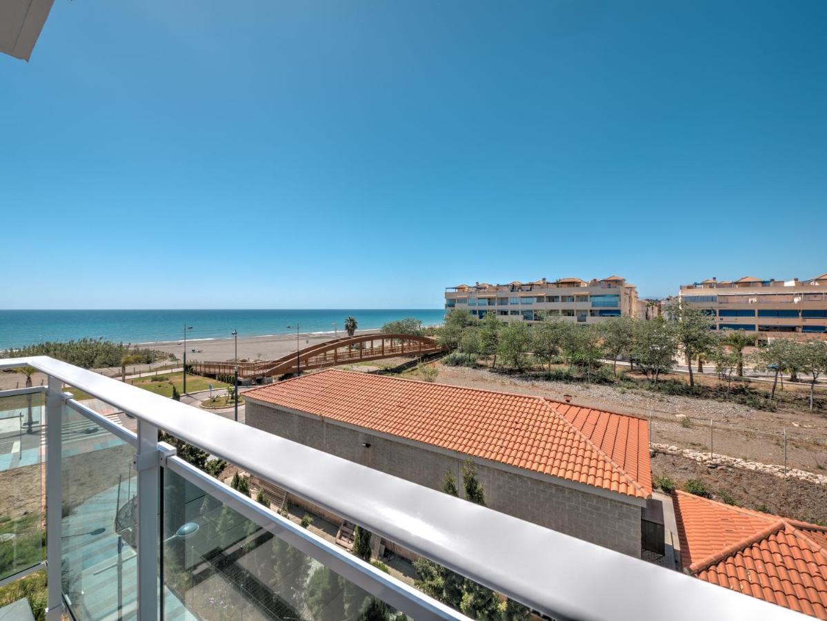 New Beach Front Apartment With Large Balcony Torrox Exterior photo