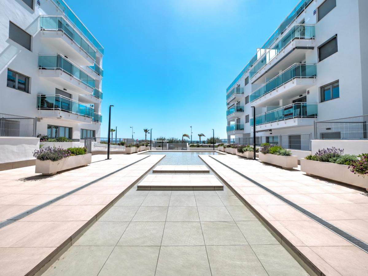 New Beach Front Apartment With Large Balcony Torrox Exterior photo